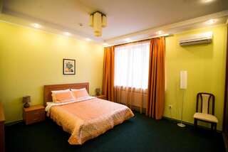 Отель Safari Hotel Харьков Семейный номер-1