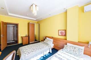 Отель Safari Hotel Харьков Двухместный номер «Комфорт» с 1 кроватью или 2 отдельными кроватями-3